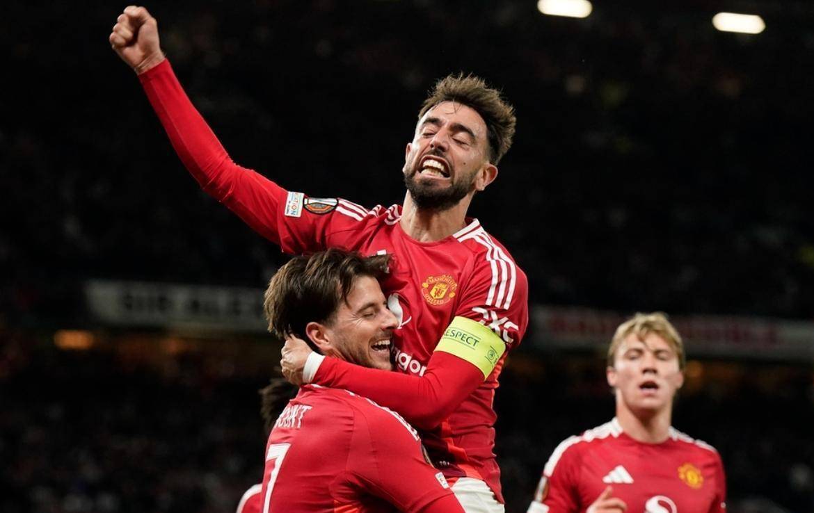 曼联前锋梅开二度,领导球队取胜 曼联前锋梅开二度,领导球队取胜