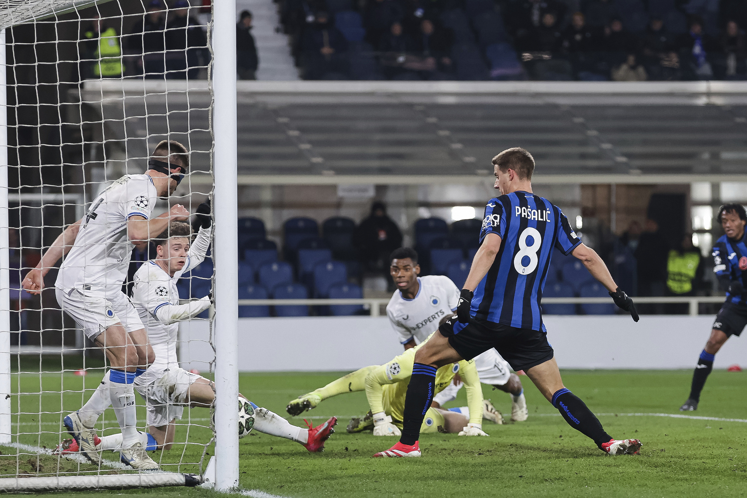 亚特兰大主场不敌尤文图斯,遭遇不利 亚特兰大主场不敌尤文图斯,遭遇不利