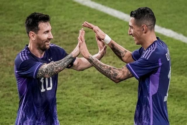 哥伦比亚队员攻入关键进球