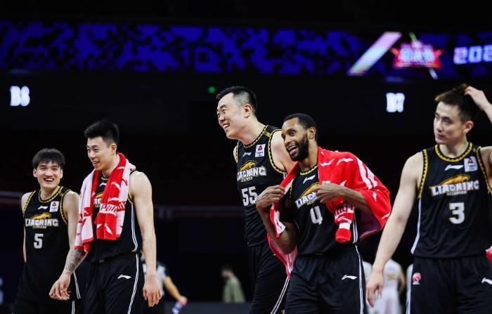 紧张对决，双方互有攻守，最终胜者揭晓