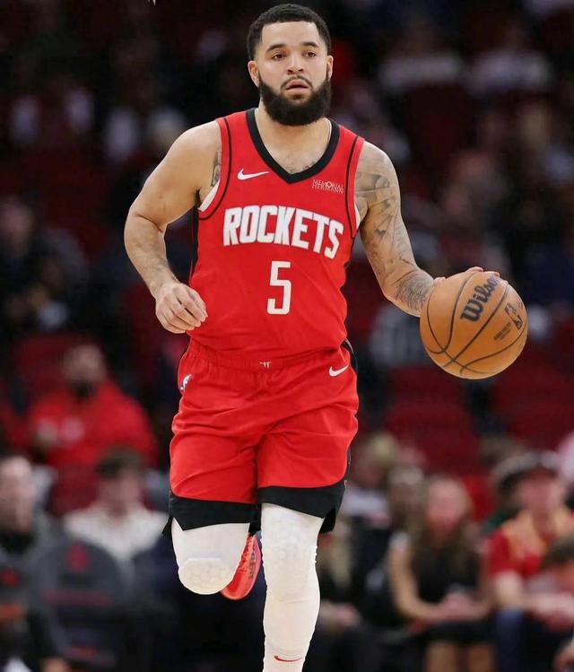 「猛龙不敌爵士,范弗利特表现出色」 「猛龙不敌爵士,范弗利特表现出色」