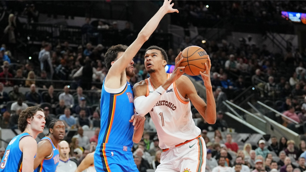 雷霆击败马刺,取得连胜 雷霆击败马刺,取得连胜