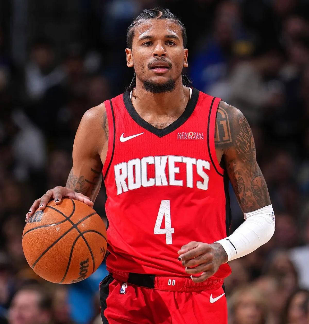 火箭客场击败魔术，哈登砍下30+10