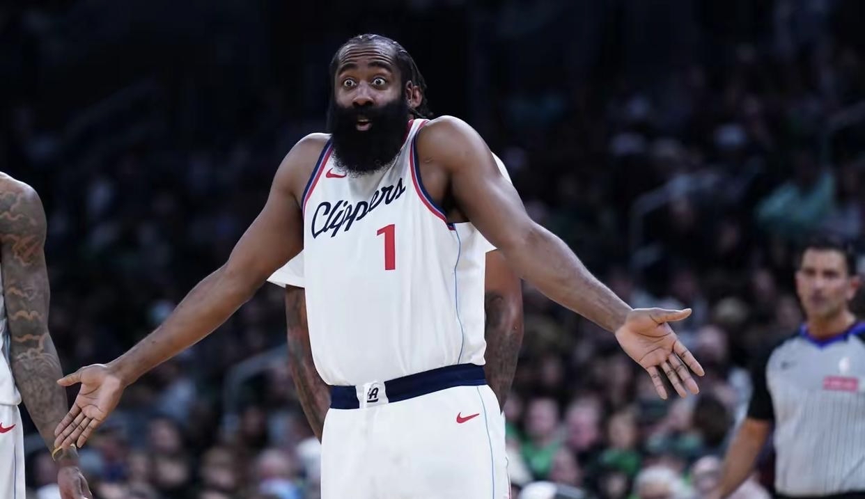 开拓者取得胜利，战胜魔术