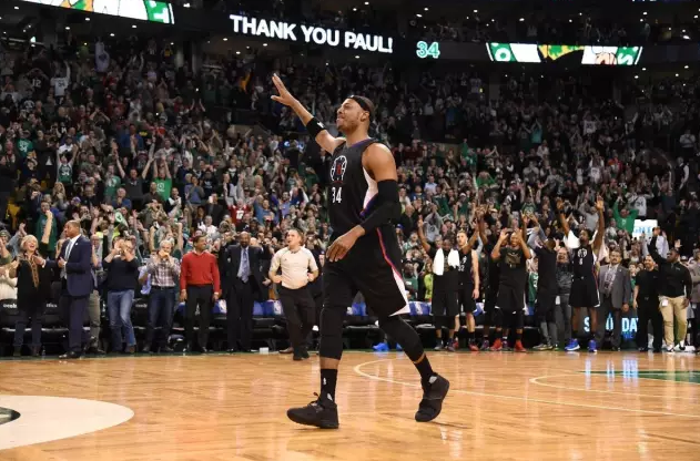 步行者客场止败，终结绿军11场赢场传奇的简单介绍