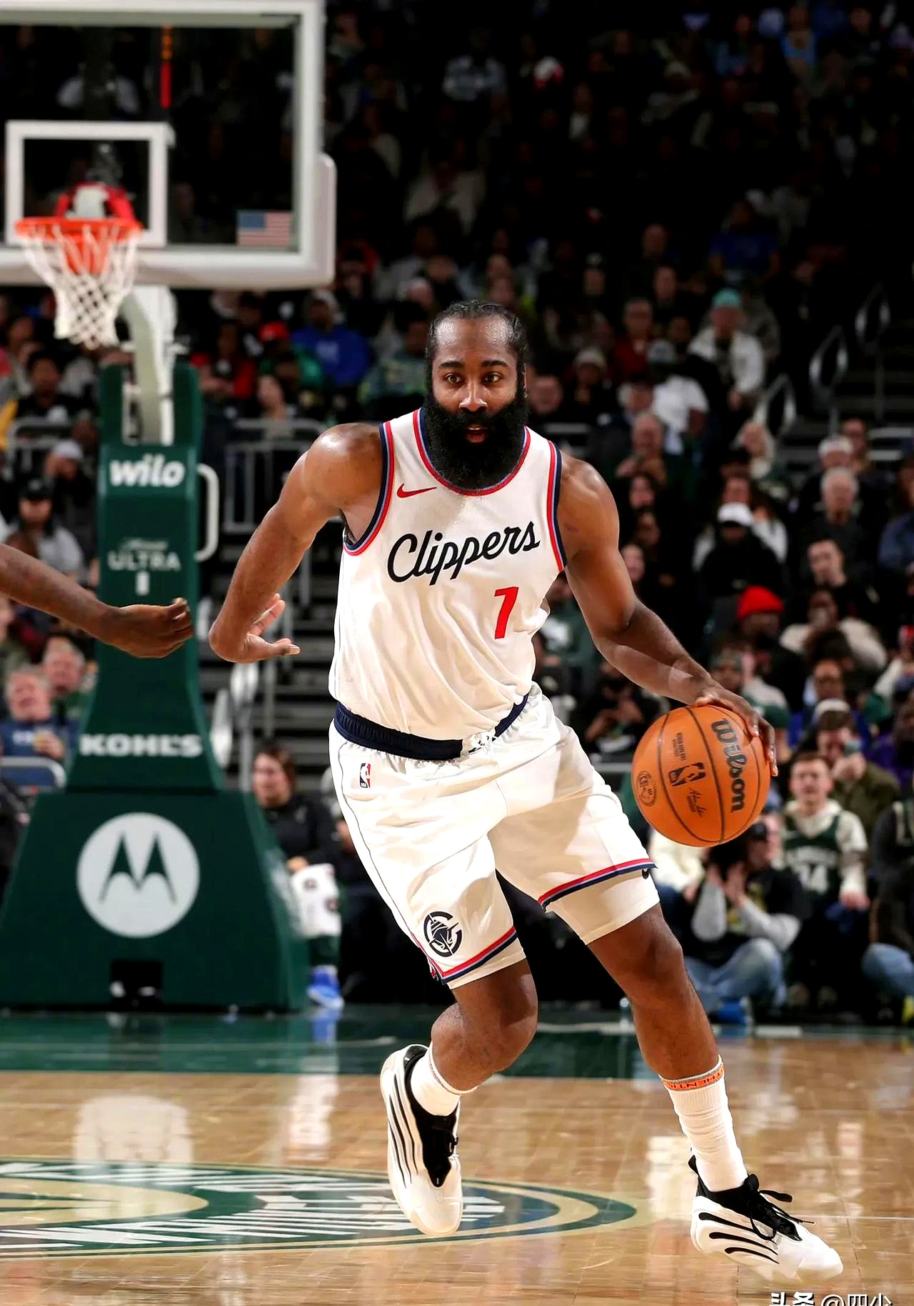 快船逆转独行侠,取得四连胜 快船逆转独行侠,取得四连胜