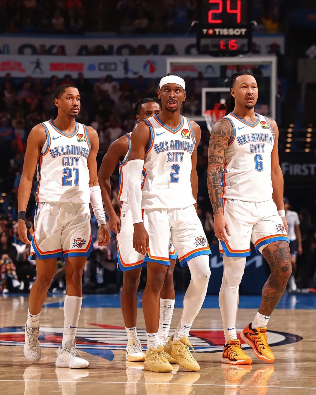 安吉尔带伤再出战，快船迎战雷霆