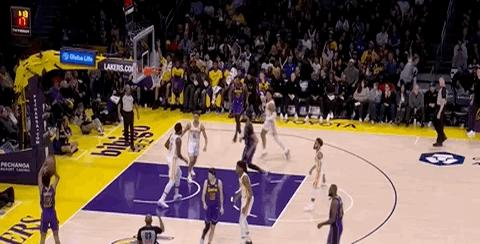 湖人惨败老鹰,詹姆斯砍下31分 湖人惨败老鹰,詹姆斯砍下31分