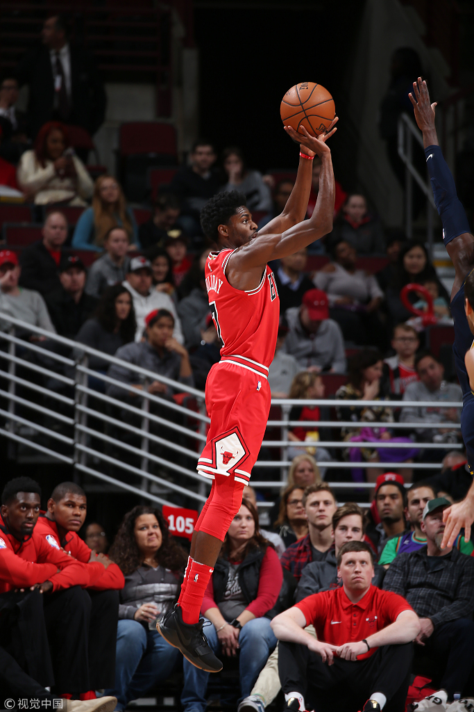 步行者客场大胜公牛，继续保持领先