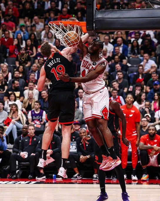 威廉姆斯横扫阿斯顿马丁，皮亚斯特里扛起全队的简单介绍